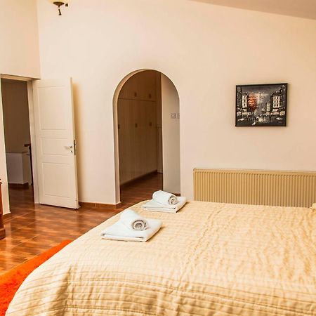 6 Bdr Villa With Tennis Court 파포스 외부 사진