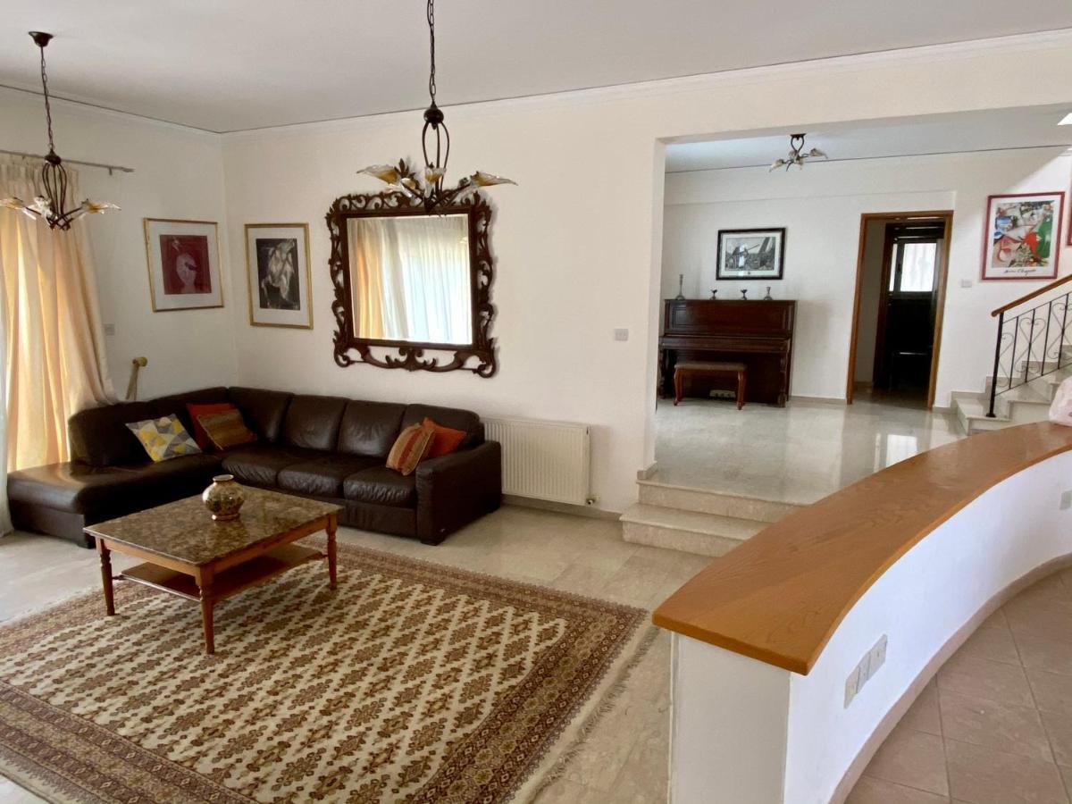 6 Bdr Villa With Tennis Court 파포스 외부 사진