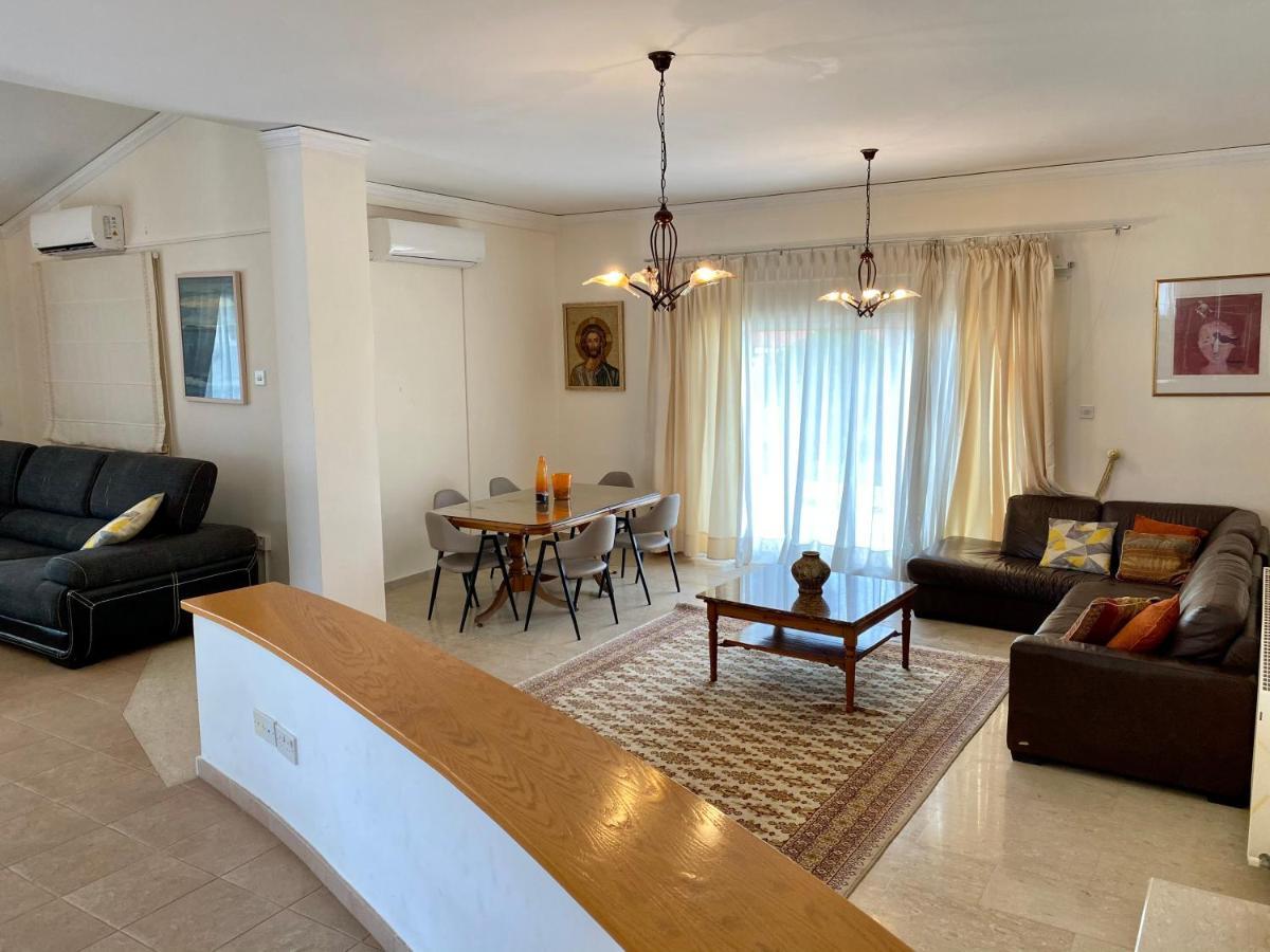 6 Bdr Villa With Tennis Court 파포스 외부 사진