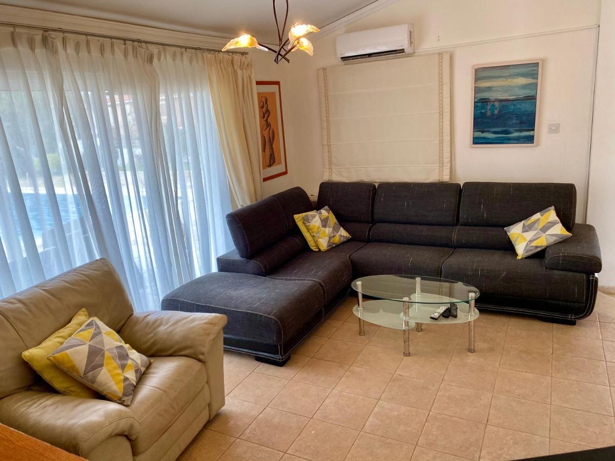 6 Bdr Villa With Tennis Court 파포스 외부 사진