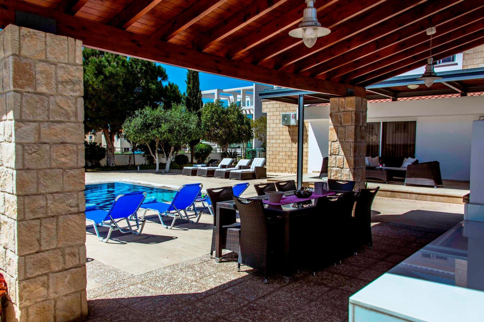 6 Bdr Villa With Tennis Court 파포스 외부 사진