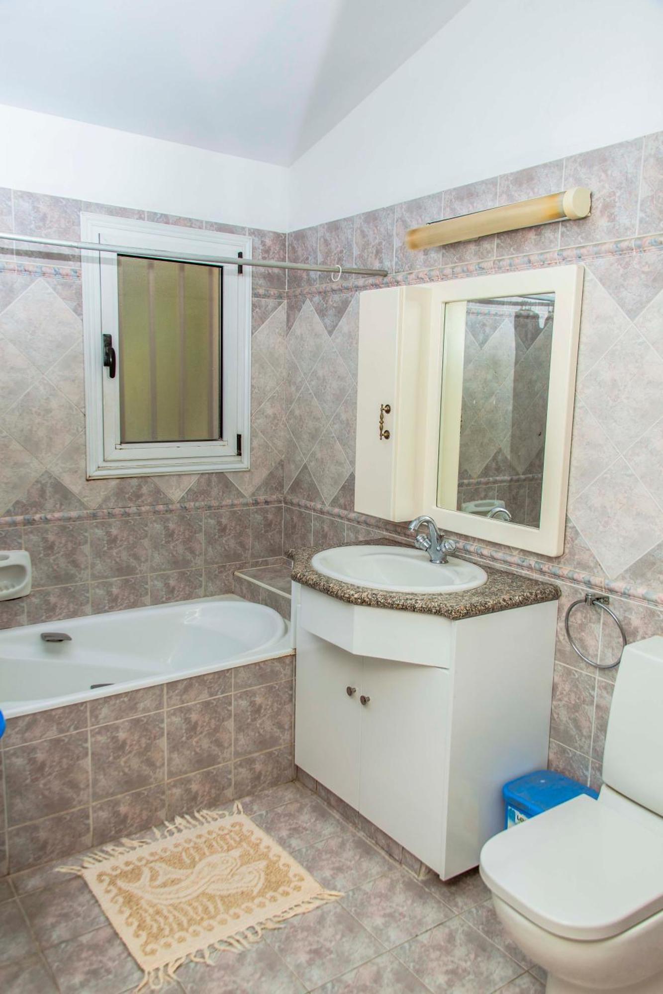 6 Bdr Villa With Tennis Court 파포스 외부 사진