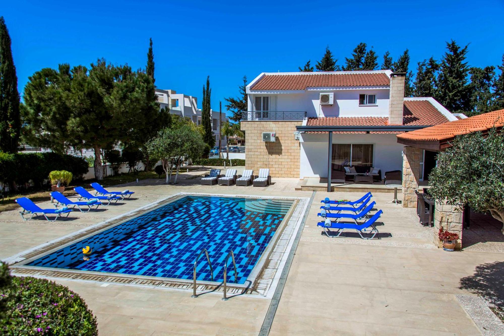 6 Bdr Villa With Tennis Court 파포스 외부 사진