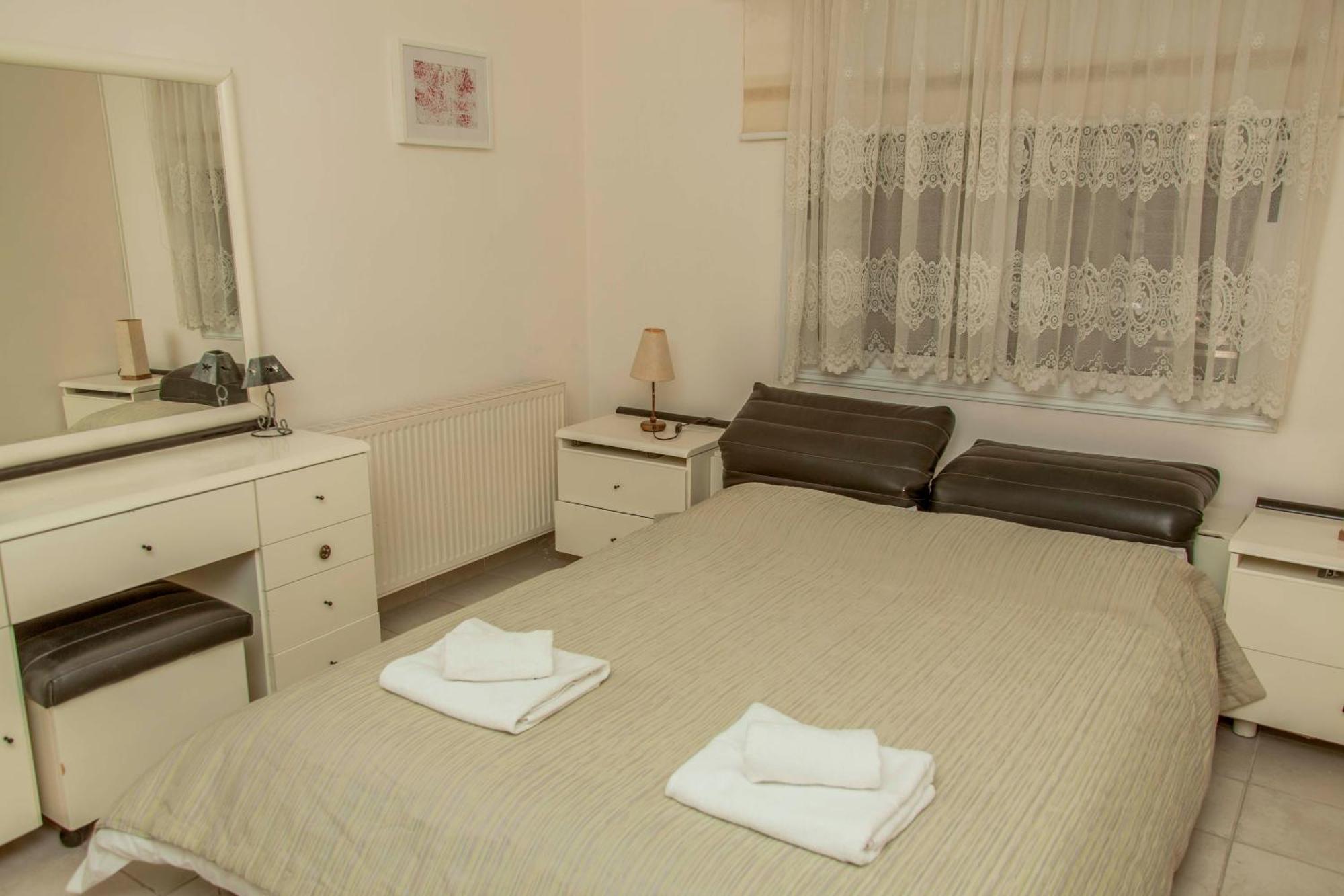 6 Bdr Villa With Tennis Court 파포스 외부 사진