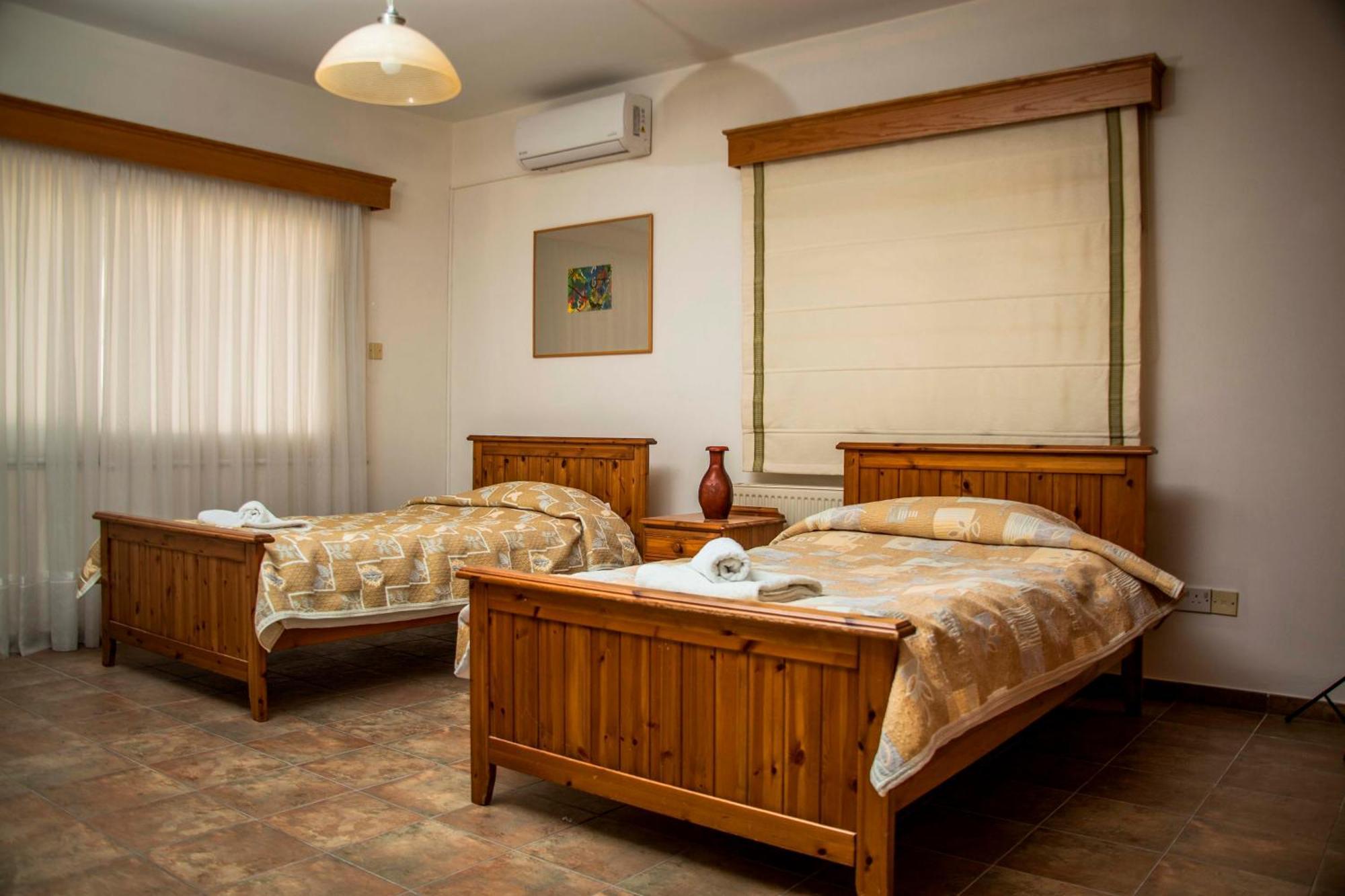 6 Bdr Villa With Tennis Court 파포스 외부 사진
