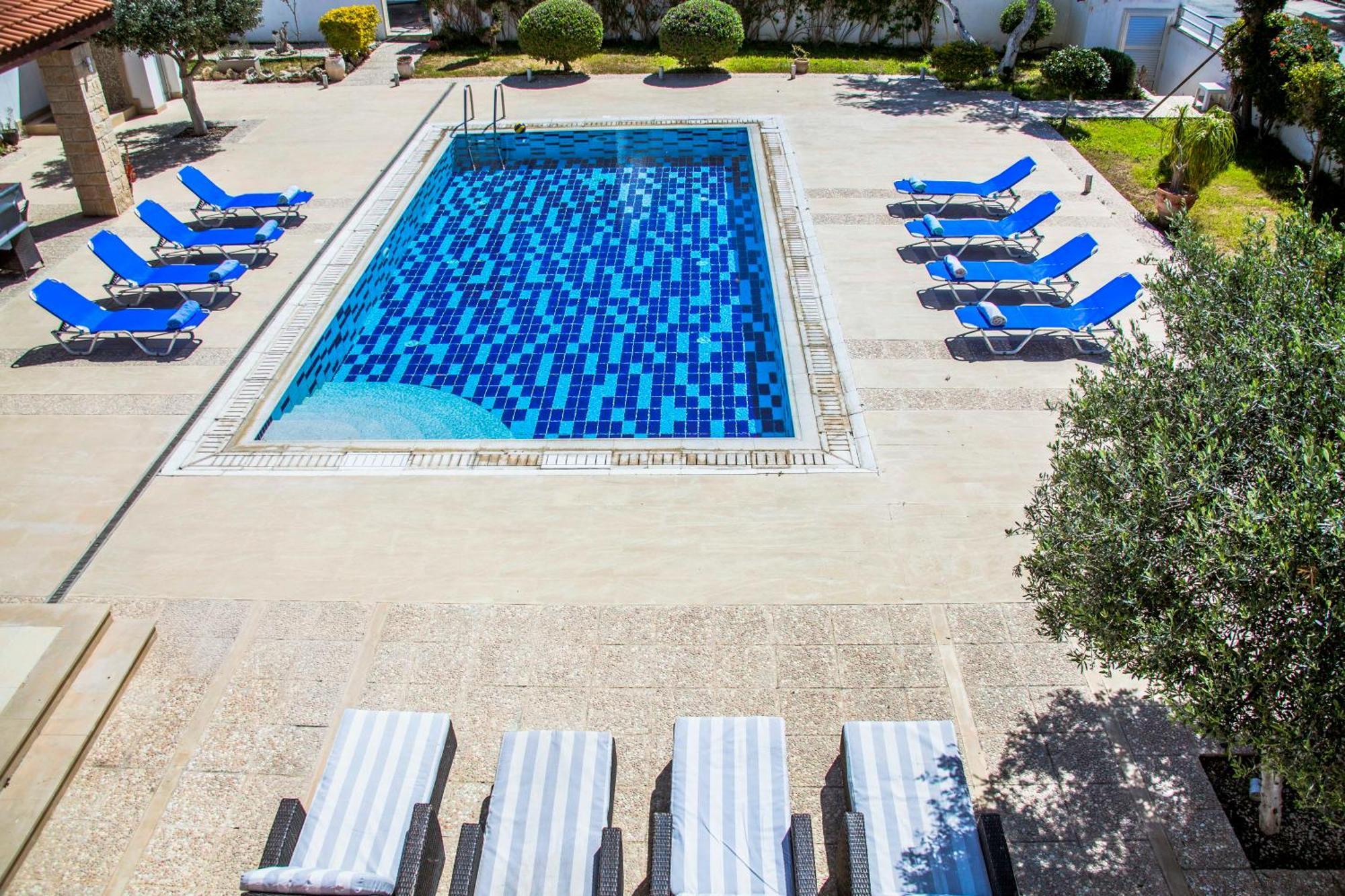 6 Bdr Villa With Tennis Court 파포스 외부 사진