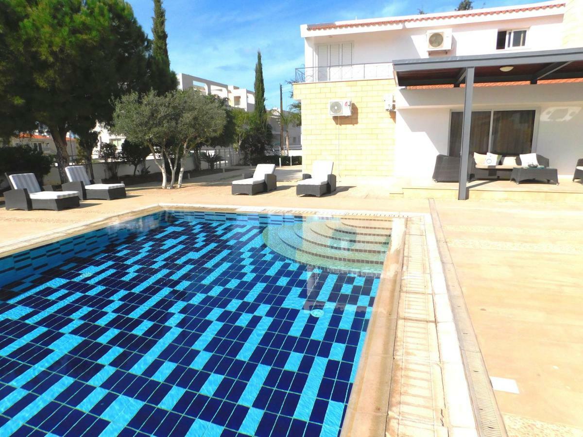 6 Bdr Villa With Tennis Court 파포스 외부 사진